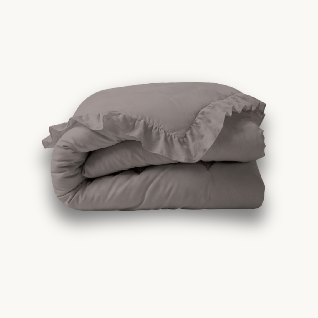 Bettdecke ohne Bezug aus mattem Satin mit Rüschen in Taupe (220 cm lang)