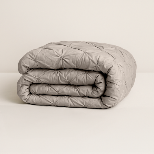 Bettdecke ohne Bezug aus mattem Satin Diamond in Taupe (220 cm lang)