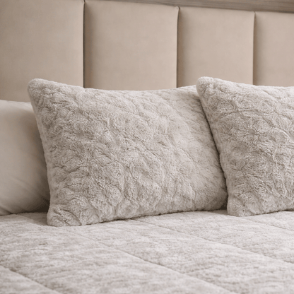 Y-NOT Kissenbezüge Pom Pom Fur Greige 60x70 cm 2er-Pack