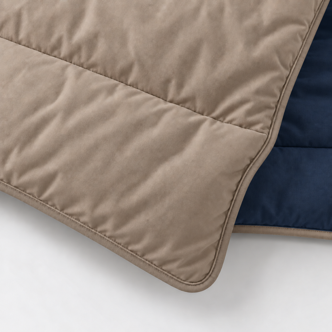 Y-NOT Uni-Bettdecke Navyblau/Taupe mit taupefarbener Paspelierung
