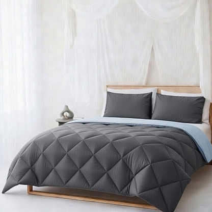 Bettdecke ohne Bezug aus Mattsatin Hellblau / Dunkelgrau (220 cm Länge)