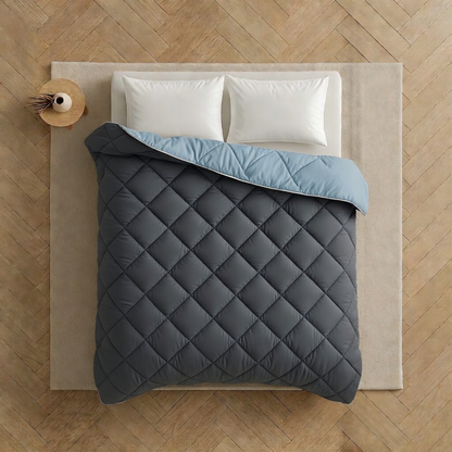 Bettdecke ohne Bezug aus Mattsatin Hellblau / Dunkelgrau (220 cm Länge)