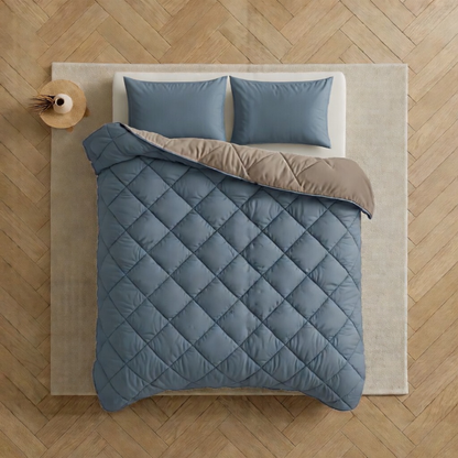 Bettdecke ohne Bezug aus Mattsatin Bluestone / Taupe (220 cm Länge)