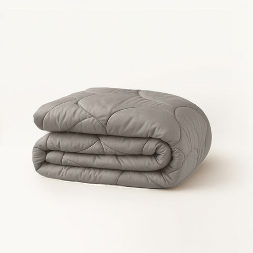 Dekbed zonder overtrek 140x220 in taupe kleur van mat satijn stof