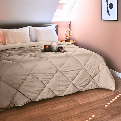 Bettdecke ohne Bezug aus Mattsatin Offwhite / Taupe (220 cm Länge)