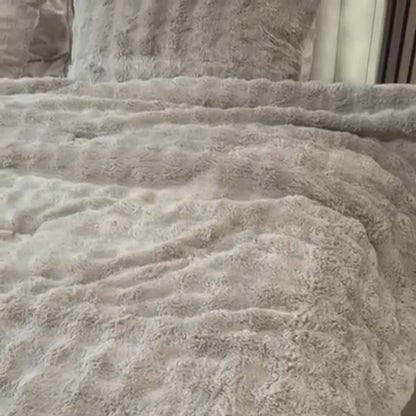 YNOT Dreambed Cloud Pom Pom Fur Taupe