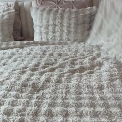 YNOT Dreambed Cloud Pom Pom Fur Greige